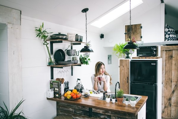 Bright Ideas: Enhance Natural Light in Your Cozy UK Kitchen